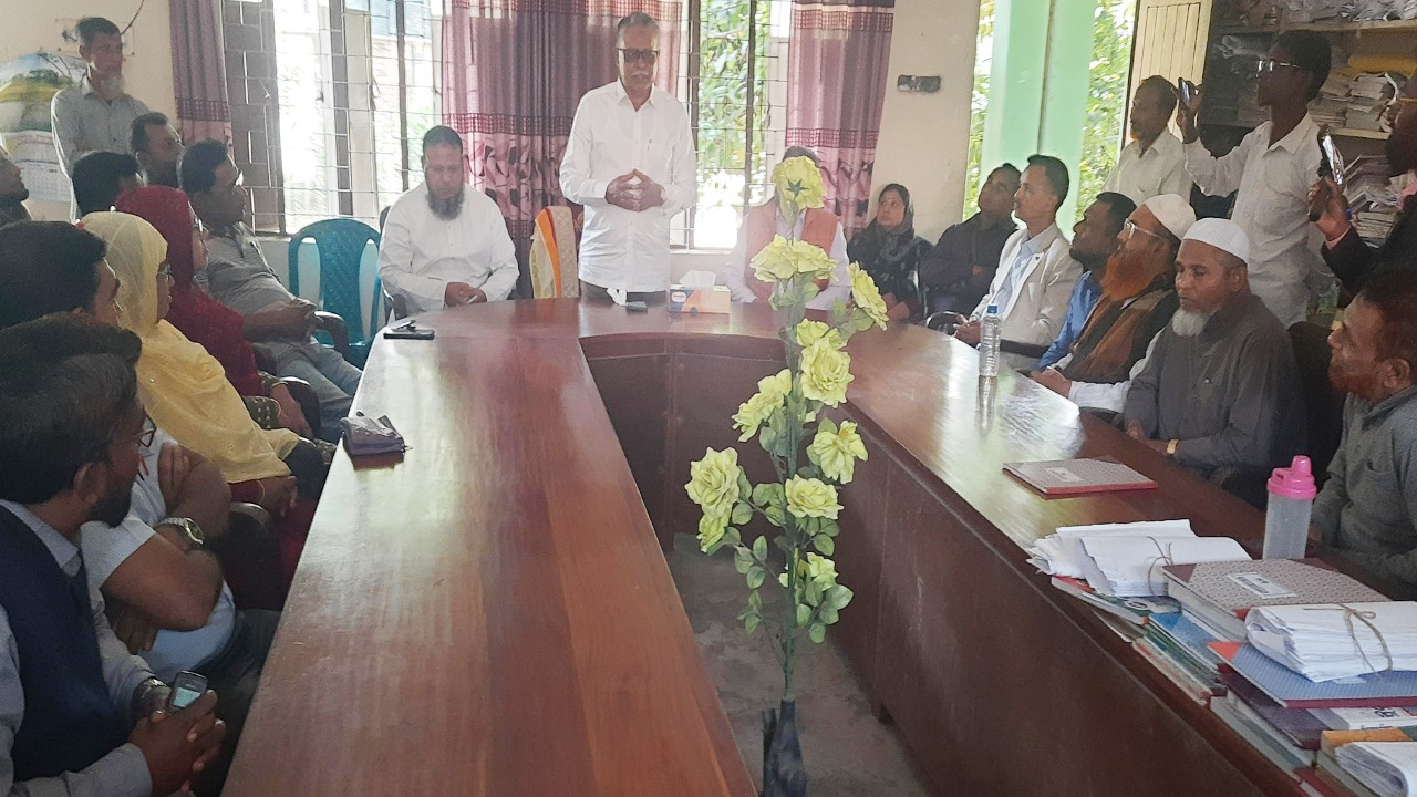 সাতক্ষীরার দুই শিক্ষা প্রতিষ্ঠানে ধানের শীষের প্রার্থী আব্দুর রউফের পৃথক মতবিনিময় সভা