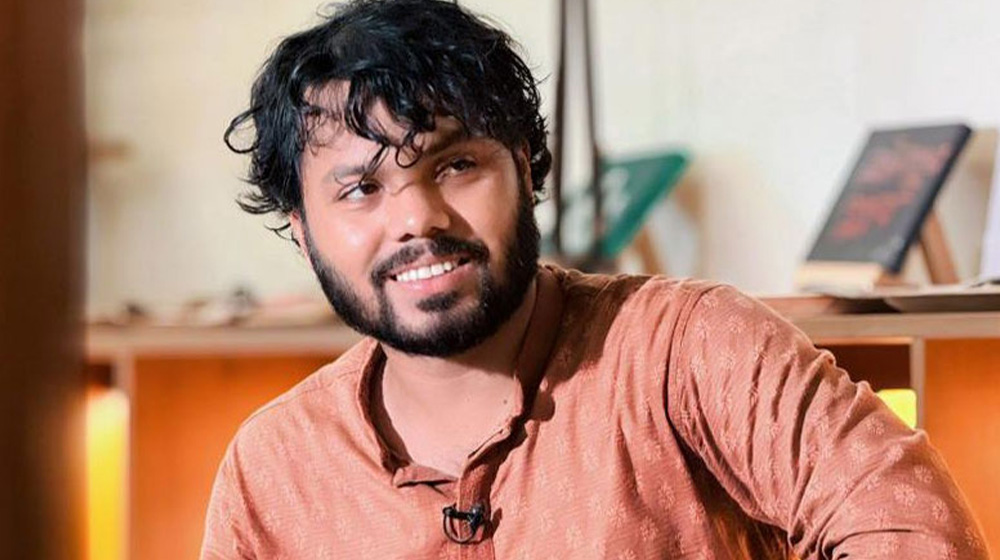 এখনও সংকটাপন্ন হাদির অবস্থা, ‘চিকিৎসকদের চোখ টাইম উইন্ডোতে’