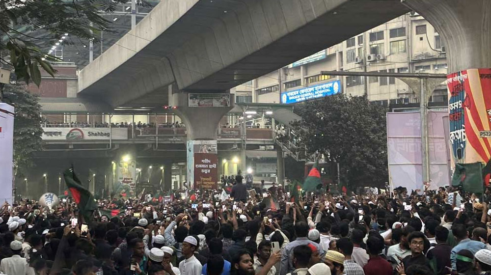 হাদি হত্যার বিচার চেয়ে বিক্ষোভকারীদের শাহবাগ ত্যাগ