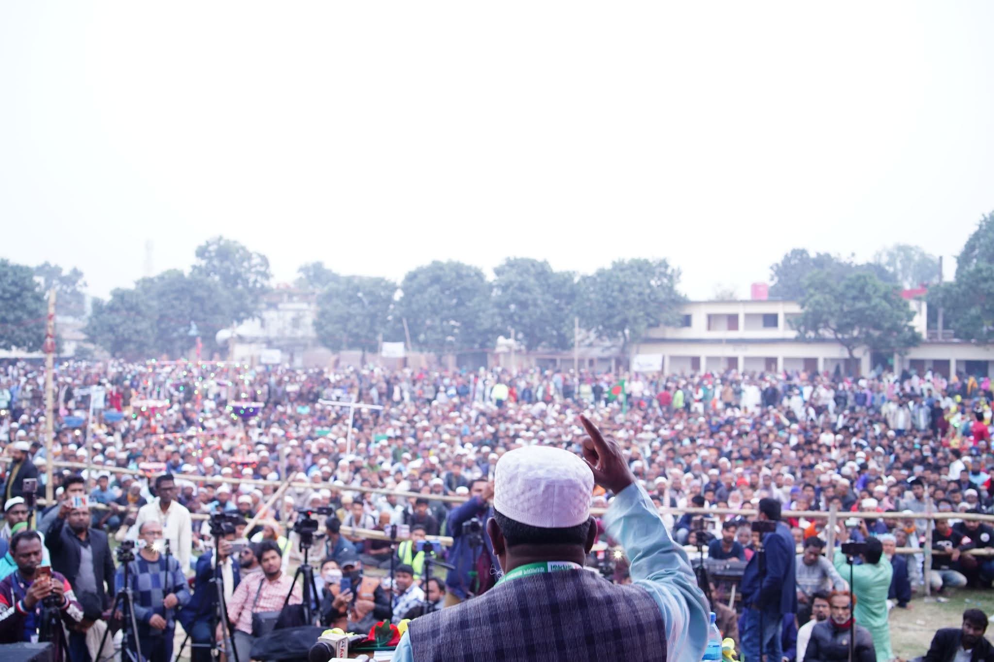 নির্বাচনী জনসভা শেষে বাড়ি ফেরার পথে সড়ক দুর্ঘটনা: নিহত ১, আহত ৬