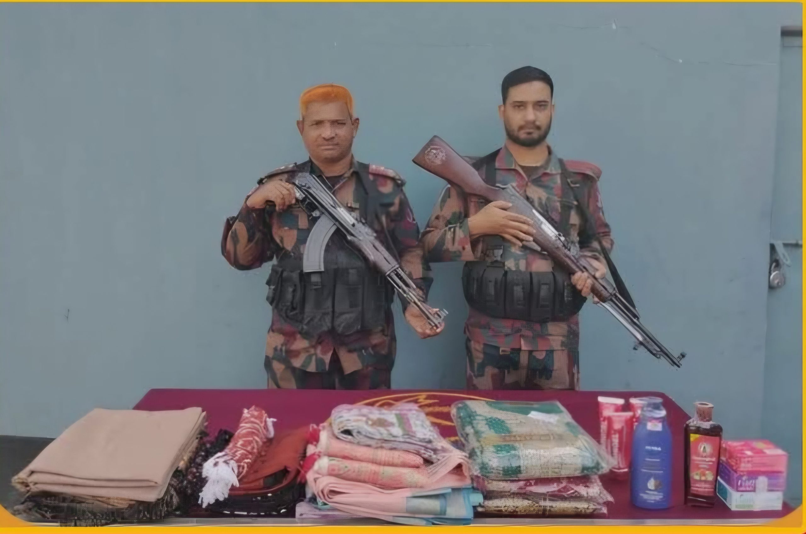 যশোর ব্যাটালিয়ন ৪৯ বিজিবির অভিযানে ভারতীয় শাড়ী থ্রিপিস সহ ভারতীয় পণ্য আটক।