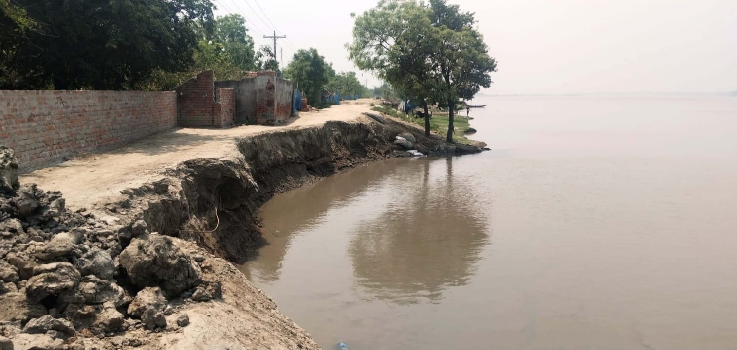 টেকসই বাঁধ না থাকায় ইছামতি নদী গিলে খাচ্ছে বাংলাদেশের ভূখন্ড