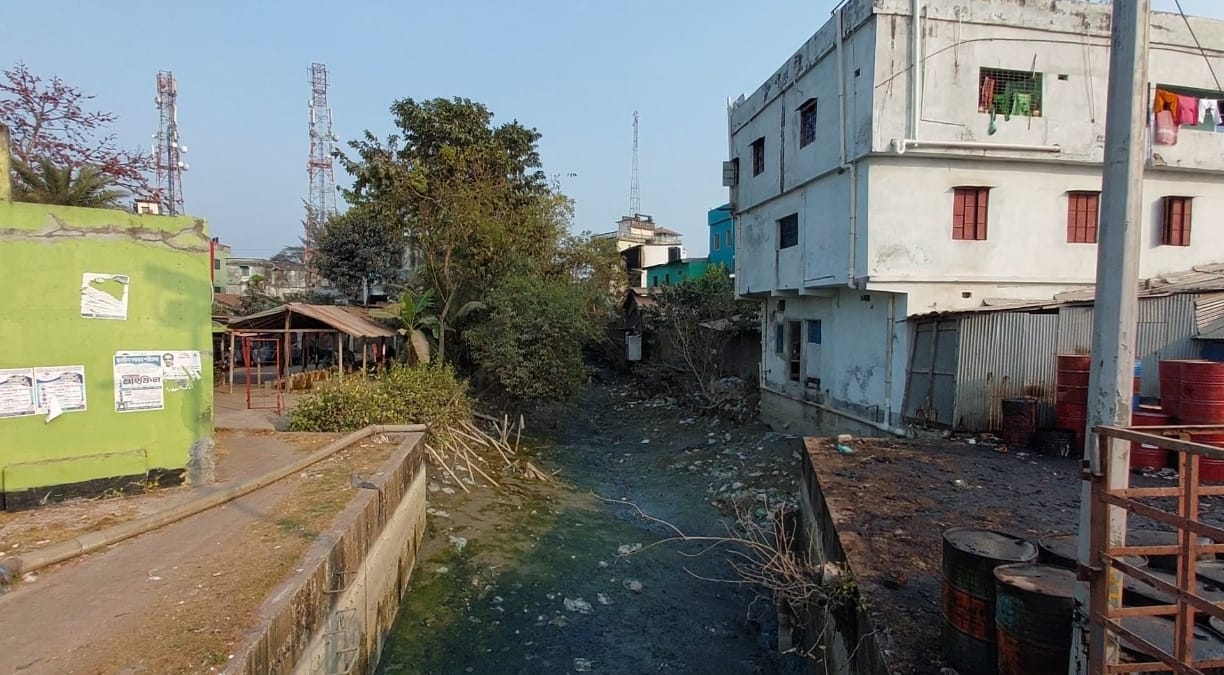 দখল-দূষণে ধুঁকছে ঠাকুরানী খাল: উদ্ধার কি এবার বাস্তবে, নাকি কেবলই গল্প?