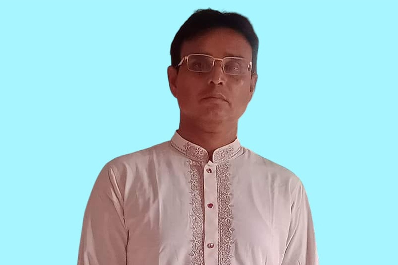 পাশ করার আগেই চাকরি! সাতক্ষীরায় শিক্ষকের বিরুদ্ধে সনদ জালিয়াতির অভিযোগ