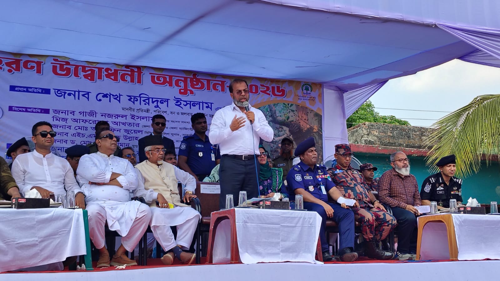 সুন্দরবনের মধু আহরণ মৌসুম ও জলদস্যু নির্মুল কার্যক্রমের উদ্বোধন করলেন প্রতিমন্ত্রী