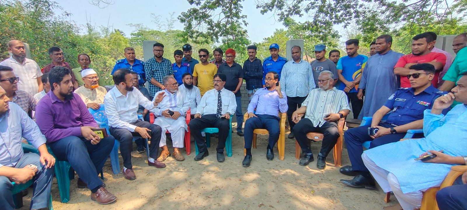 প্রধানমন্ত্রী তারেক রহমানের আগমন ঘিরে উলাশির জিয়ার খাল পরিদর্শনে জেলা প্রশাসক।