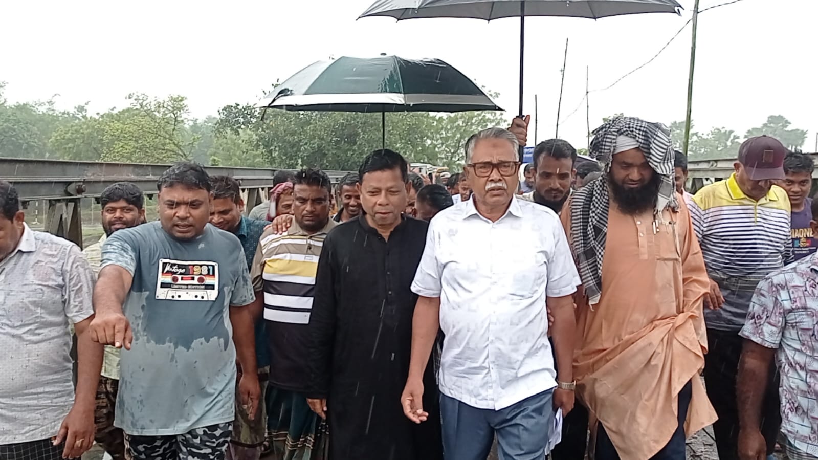 এমপি না হয়ে ও শাখরা-কোমরপুর ব্রিজ সংস্কারের নির্বাচনী প্রতিশ্রুতি রাখলেন জনগণের নেতা আব্দুর রউফ