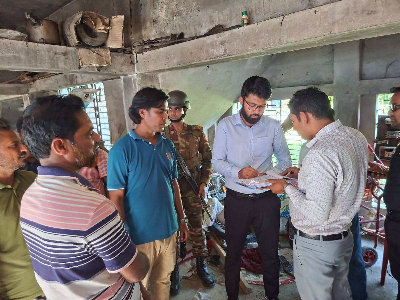 কালিগঞ্জে আ’লীগ নেতা ও ইউপি চেয়ারম্যানের বাড়ি থেকে ১২ শ লিটার ডিজেল জব্দ