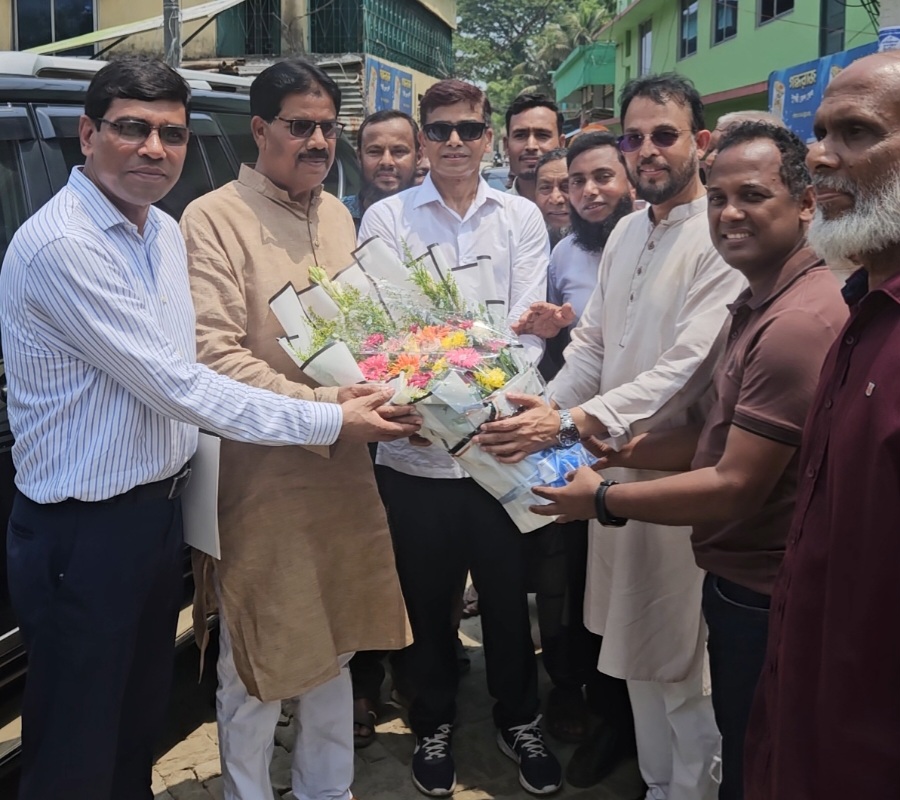 প্রধানমন্ত্রীর আগমন উপলক্ষে শার্শা উলাশী খাল খনন স্থানে পানি সম্পদ প্রতিমন্ত্রীর পরিদর্শন।