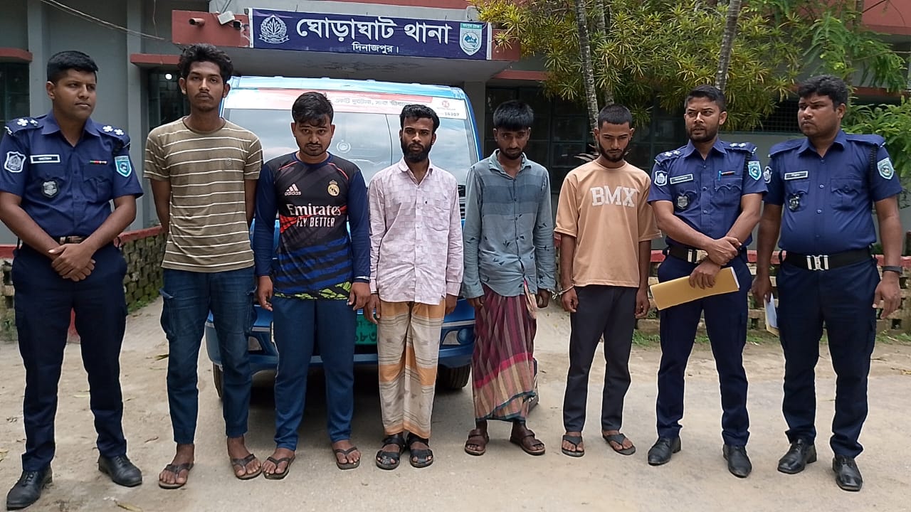 ঘোড়াঘাটে গরু চোর চক্রের ৫ সদস্য গ্রেফতার