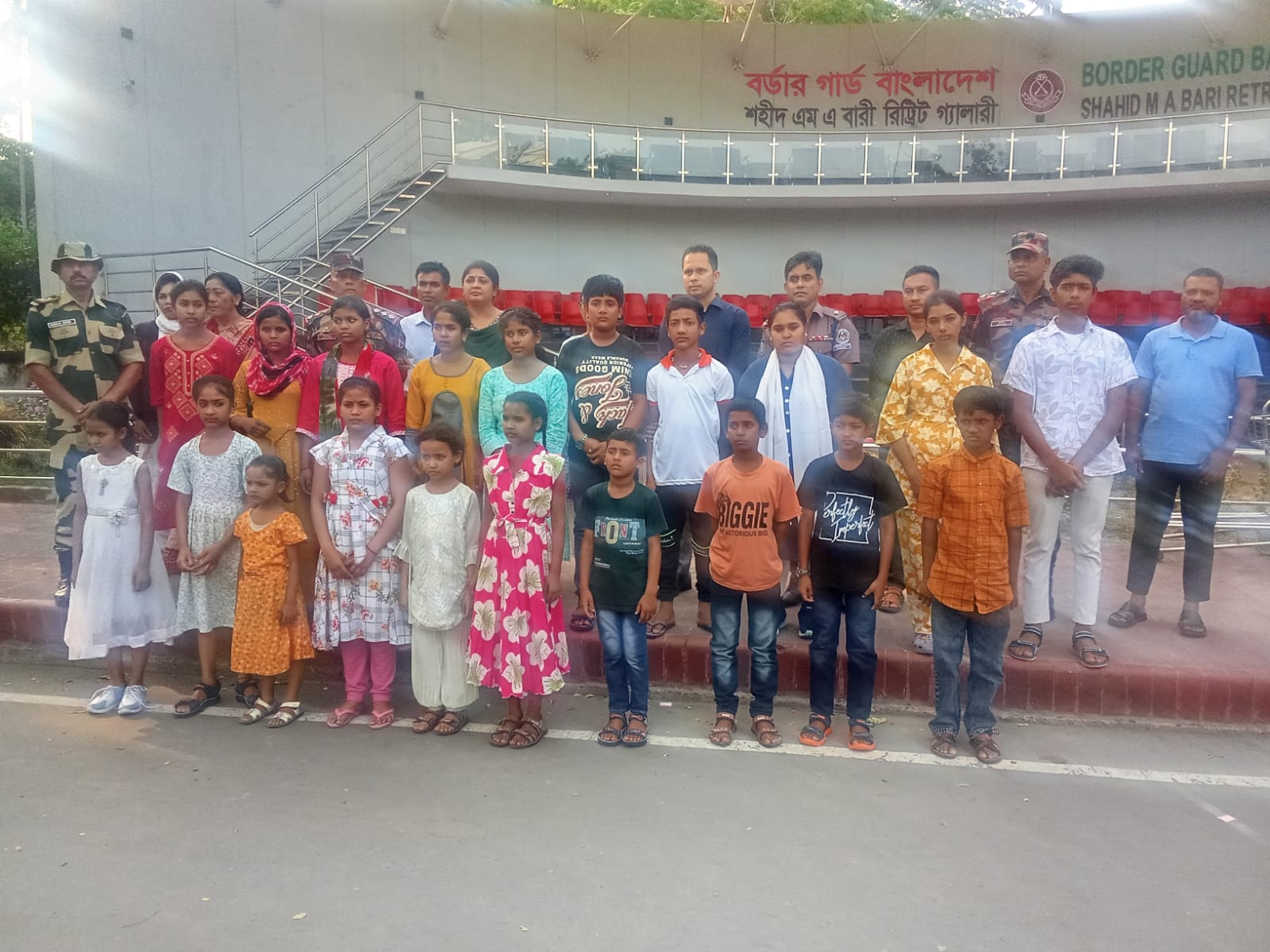 ভারতে বিভিন্ন মেয়াদে কারাভোগ শেষে বেনাপোল দিয়ে দেশে ফিরলো ২০ শিশু।