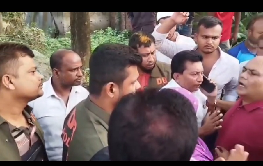 শার্শায় কোন মামলা বা অভিযোগ ছাড়া আইনজীবি মোস্তফা কামাল মিন্টুকে গ্রেফতার চেষ্টা ও লাঞ্চিত করার অভিযোগ পুলিশের বিরুদ্ধে।