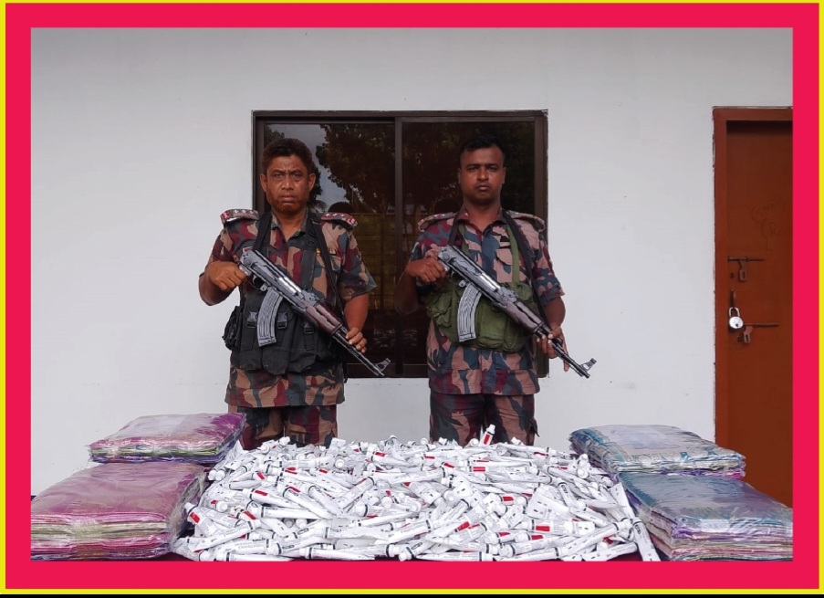 যশোর ব্যাটালিয়ন ৪৯ বিজিবির অভিযানে ভারতীয় শাড়ী সহ বিভিন্ন পন্য আটক।
