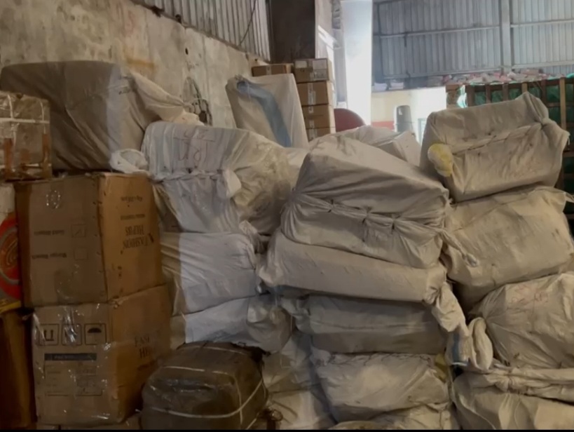 বেনাপোল বন্দরে আমদানিকৃত পন্যে আনা মিথ্যা ঘোষণার ৩৬৭৫ কেজি ভায়াগ্রার চালান আটক।