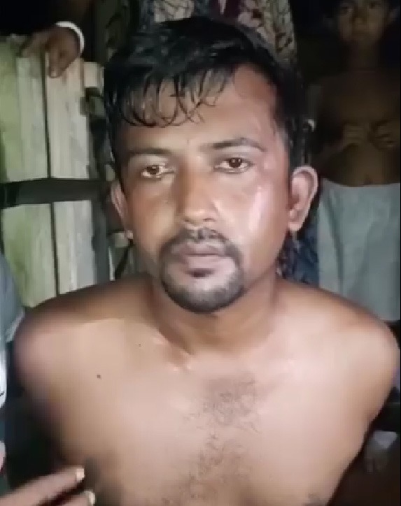 শ্যামনগরে যুবদল নেতা মান্নান আপত্তিকর অবস্থায় আটক