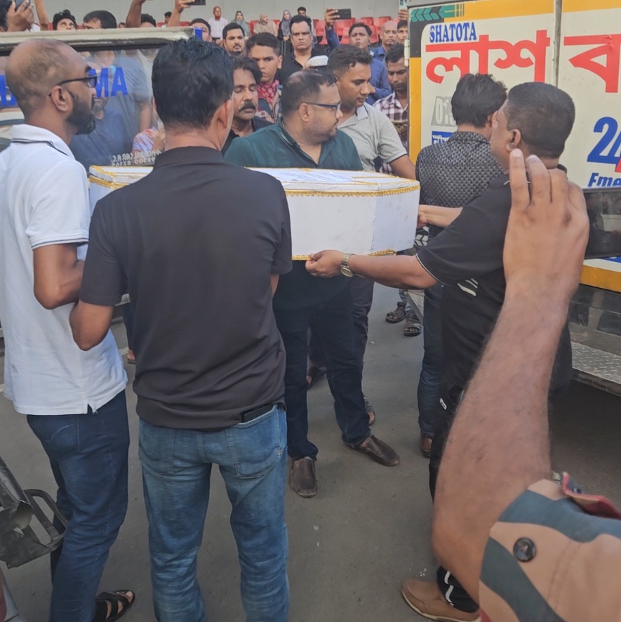 কলকাতায় অগ্নিকাণ্ডে নিহত বাংলাদেশিদের মরদেহ বেনাপোল দিয়ে হস্তান্তর।