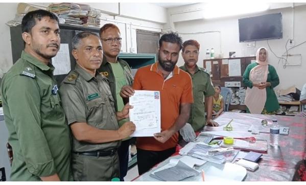 সুন্দরবনে প্রবেশের বিএলসি নবায়নে স্টেশন কর্মকর্তাদের দালাল মারফৎ অতিরিক্তি টাকা আদায়ের অভিযোগ