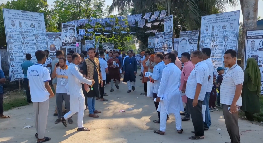 দীর্ঘ ৬ বছর পর অবশেষে মোংলা বন্দর কর্তৃপক্ষ কর্মচারী সংঘের সি বি এ নির্বাচন অনুষ্ঠিত, কেন্দ্রে চলছে ভোট গ্রহণ