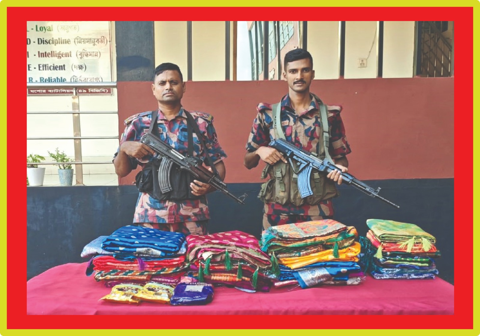 বেনাপোল সীমান্তে বিজিবির অভিযানে ভারতীয় পণ্য আটক।