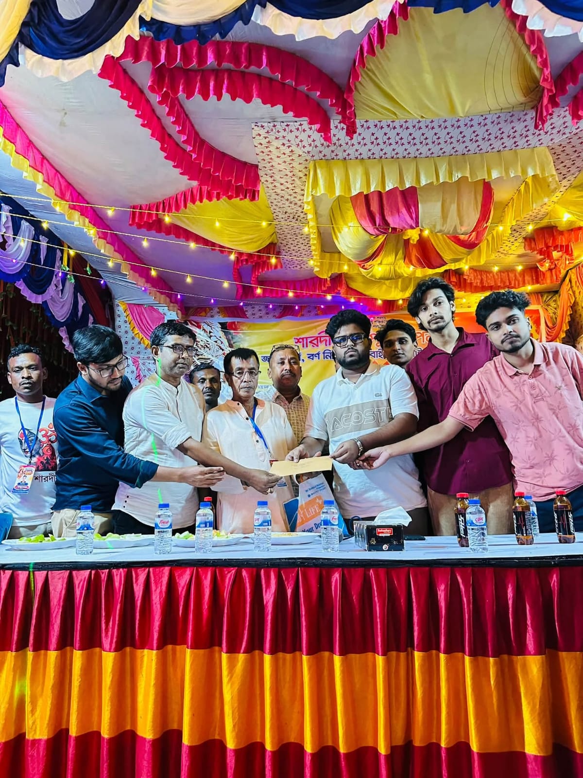 বেসরকারি বিশ্ববিদ্যালয় ছাত্রদল কেন্দ্রীয় সংসদ এর পক্ষ থেকে বেনাপোল এ পূজা মন্ডপে শুভেচ্ছা বিনিময় ও আর্থিক সহায়তা।