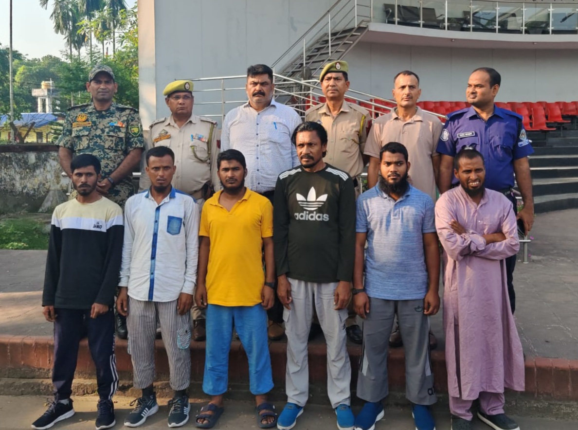 ভারতে পাচার ৬ জন বাংলাদেশীকে বেনাপোল দিয়ে হস্তান্তর।